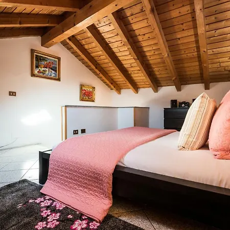 Lakefront Holiday home Pognana Lario